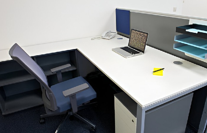 White l Shaped Desk